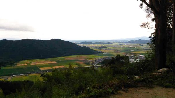 ピースサイクリング　広島→東京今日は、京都～滋賀・近江八幡。西国三十三カ所第三十二番・観音正寺へ立ち寄り。山の上の静かで清らかな空氣の中、住職と事務局長・田中さんに案内していただきました。