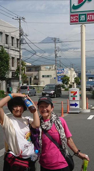 ピースサイクリング　広島→東京富士市吉原富士山も顔を出してくれて、これから鎌倉に向けて出発します